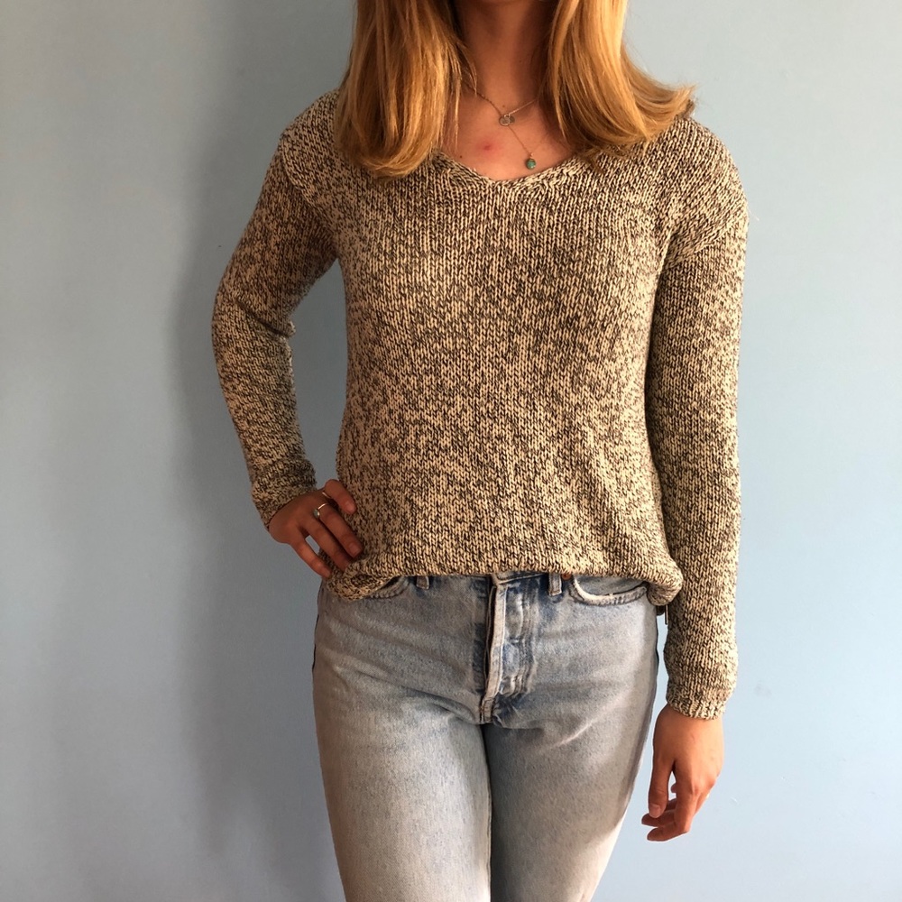 Multi spring sweater w side zipper.